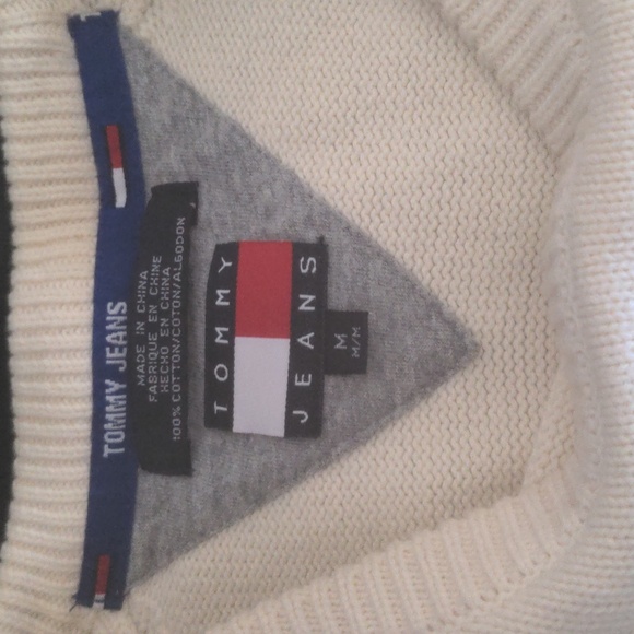 Tommy Hilfiger Vintages Designer Sweatshirt $48 OBO - Picture 3 of 9